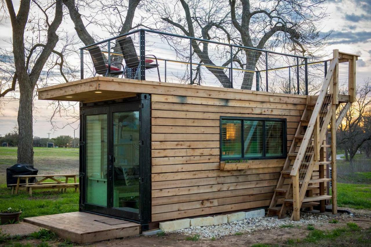 Stillwater House Elegant Tiny Container Home Near Magnolia เวโก ภายนอก รูปภาพ